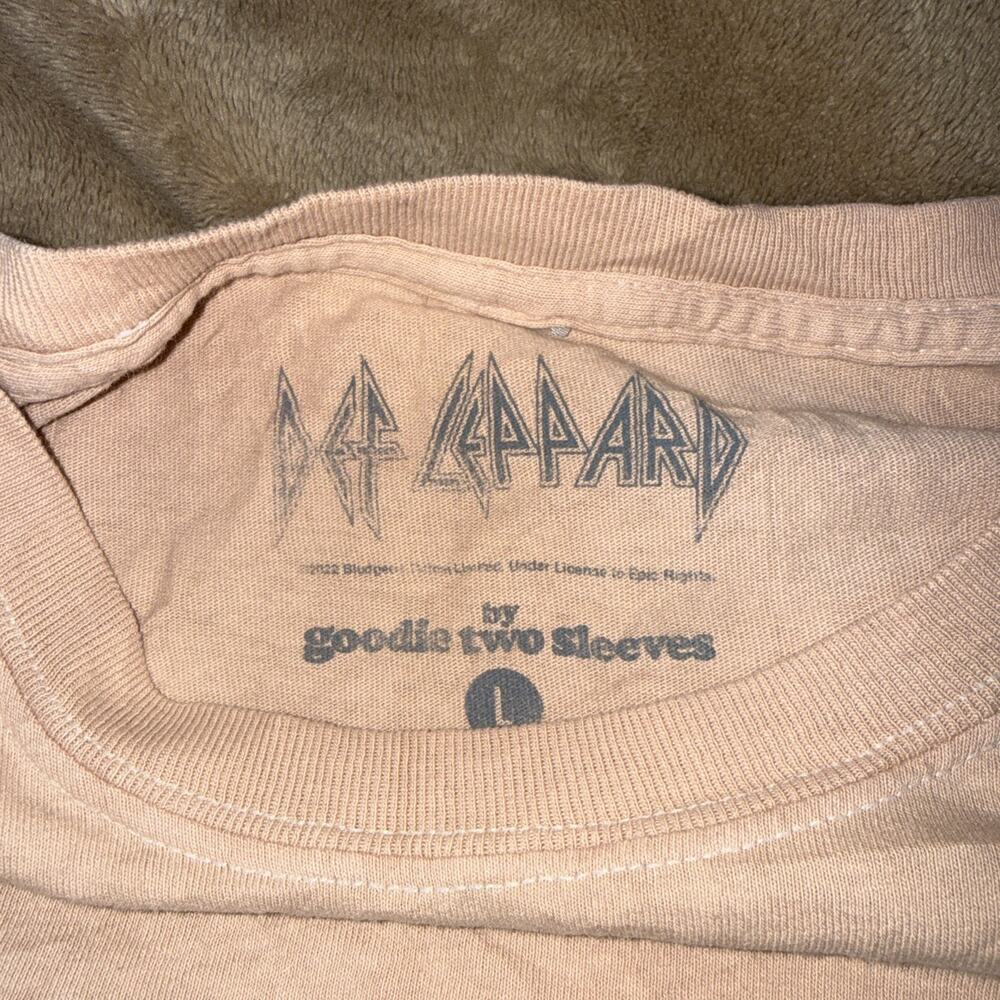 Def Leppard Concert T-Shirt Mens L Beige Graphic Manchester Apollo Theatre Tour - Picture 5 of 7